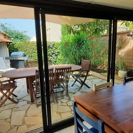 Le Mazet Du Soleil D'or A 300m Nartelle * Сент-Максим